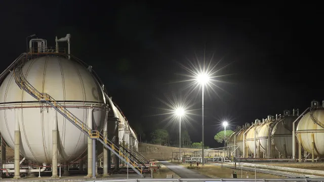 Specialised industries like the CLC plant can benefit from energy saving lighting solutions by Schréder