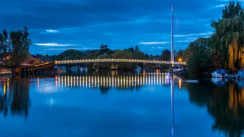 Schréder's LED handrail provides safe passage over Christchurch Bridge